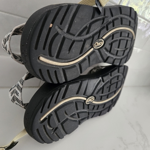Chaco Z/2 Adjustable Strap Classic Sandals Waterproof Black White Pattern Size 7 - Picture 6 of 7
